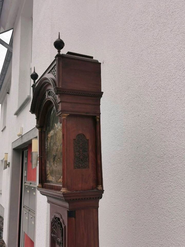 Antike Standuhr ca 1800-1830 in Reichshof