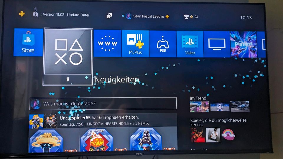 PS4 Pro mit 2 Controllern, Ladestation und 2 Spiele in Kappeln