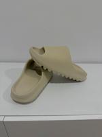 Yeezy Slide Bone 47 München - Schwabing-Freimann Vorschau