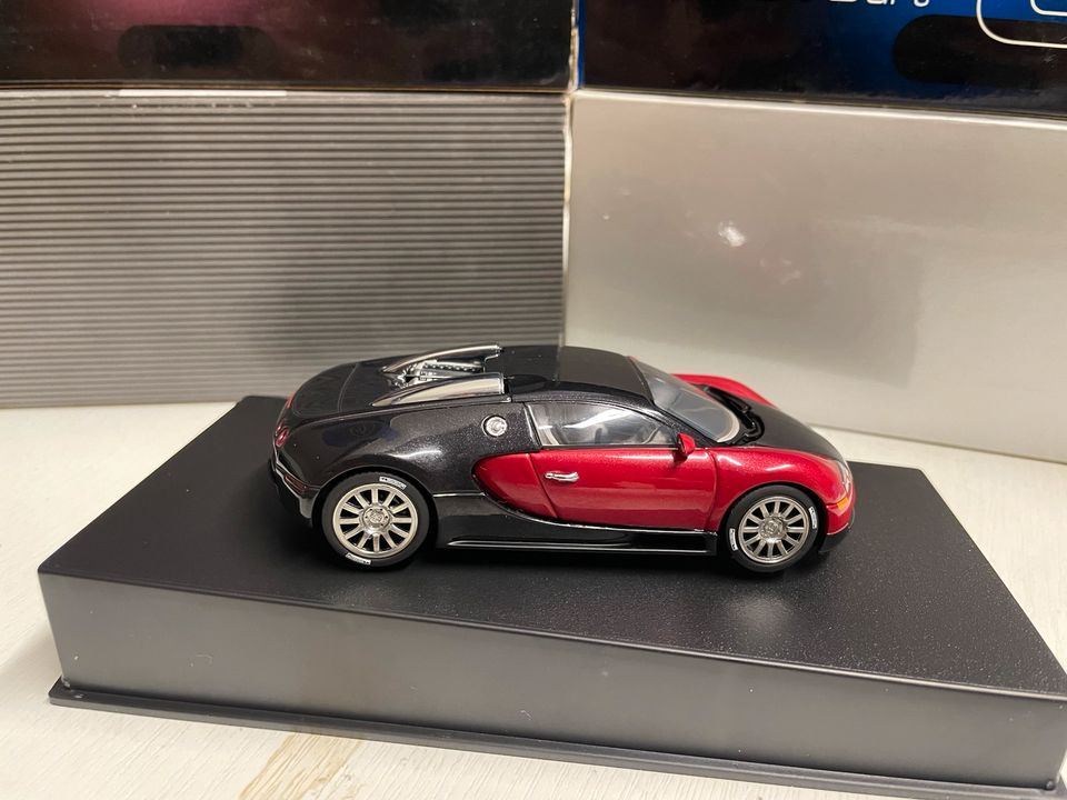 AUTOart Bugatti EB Veyron 16.4 Production Car 1:43 Modellauto in Hamburg