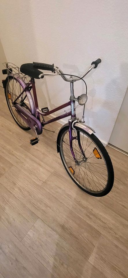 Vintage Damen Fahrrad 24 Zoll fahrbereit in Berlin