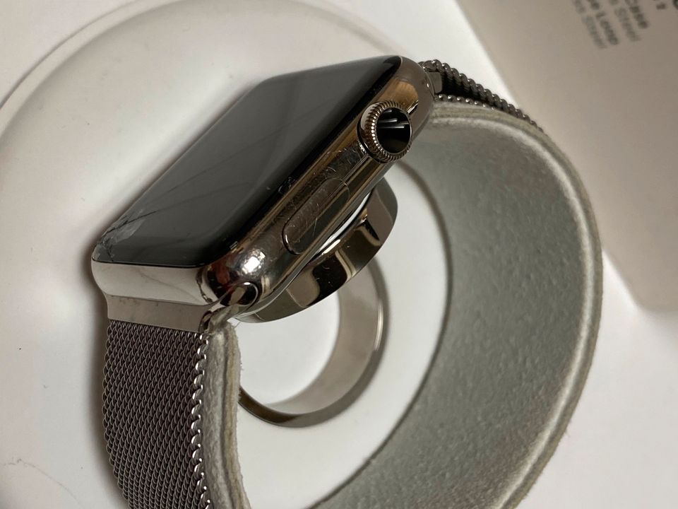 Apple Watch Edelstahl Silber Series 1 42mm in Kiel