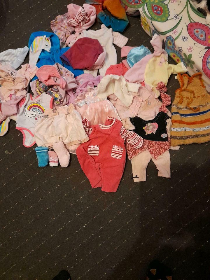 Verkaufe dieses ganze Set von Baby Born Sachen in Berlin