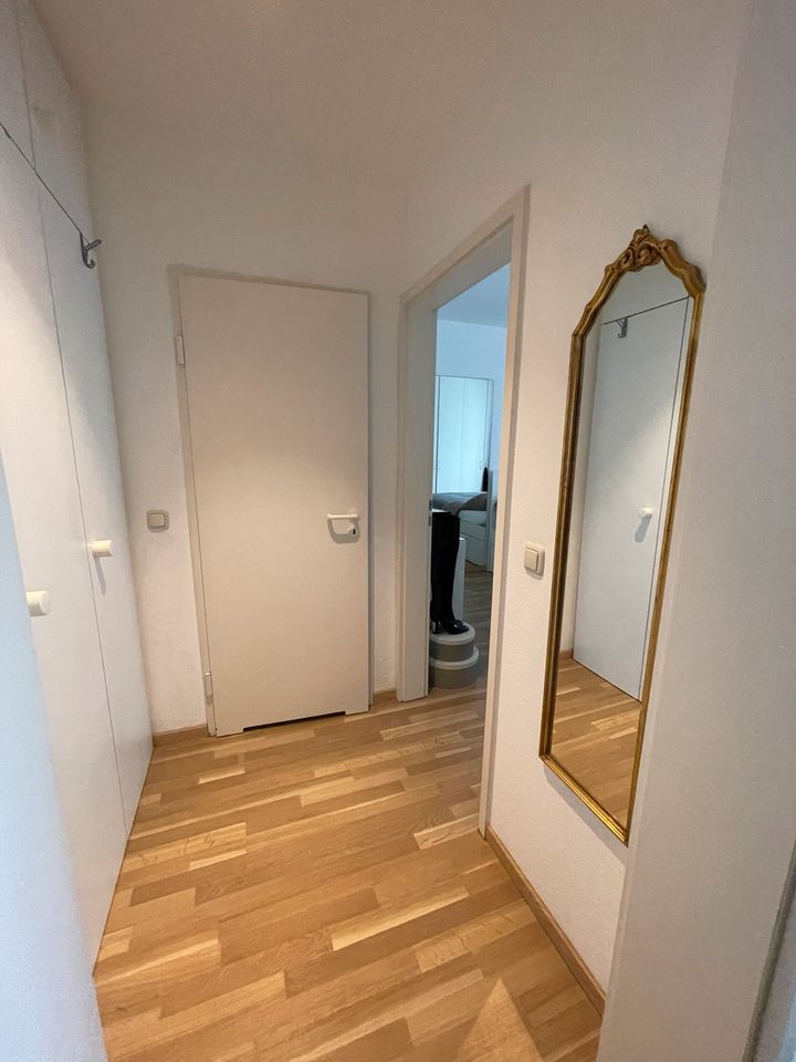 Helle 2-ZKB Wohnung im Grüneburgweg mit EBK & Parkett in Frankfurt am Main