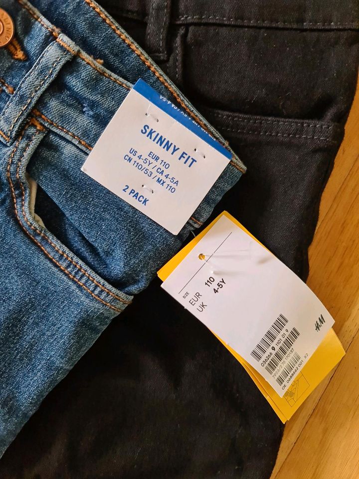 Jeans H&M Zara neu Etikett kurz Sommer Kinderhosen 110 denim jung in Planegg