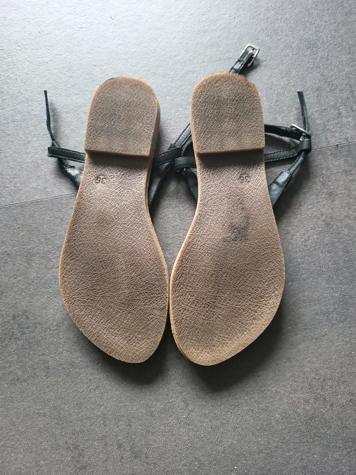 NEUE Tamaris Sandalen Flip Flop Zehensteg in Bruchköbel