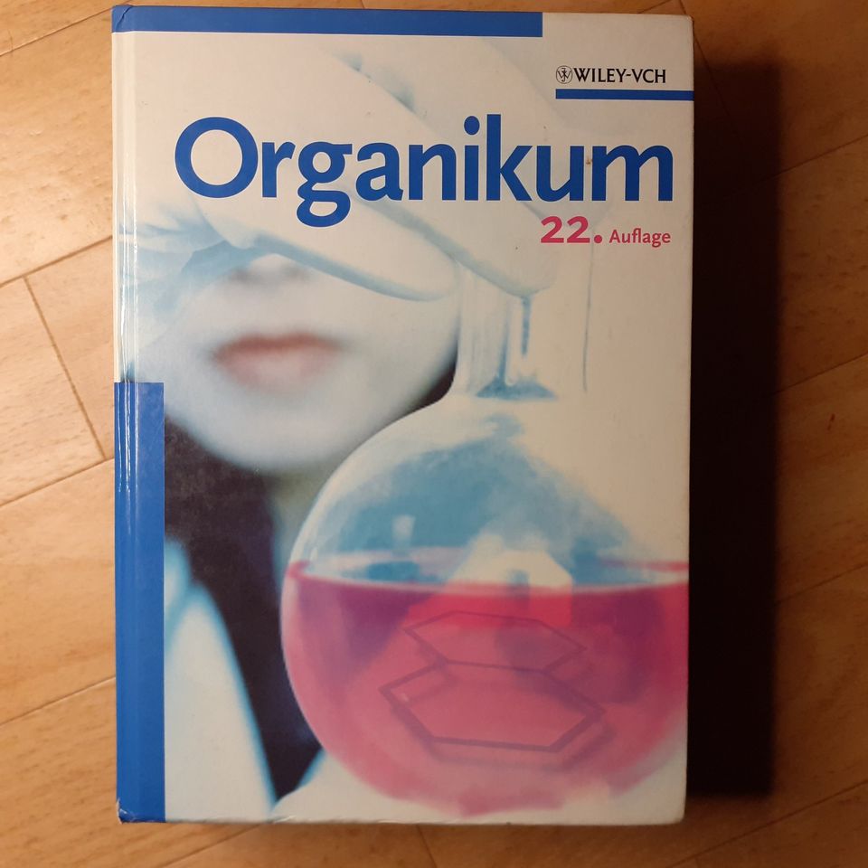 Organikum, Chemiebuch für das Studium in Eltmann