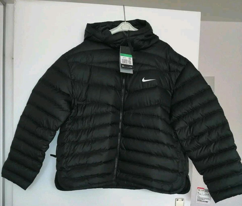 Nike Jacke Sportswear Damen  Windrunner Jacke Gr.XL NEU in Rosenheim