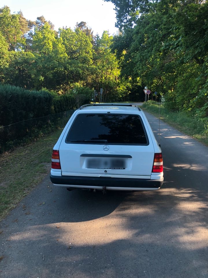 Mercedes Benz W124 200 T Modell H Gutachten Automatik in Celle