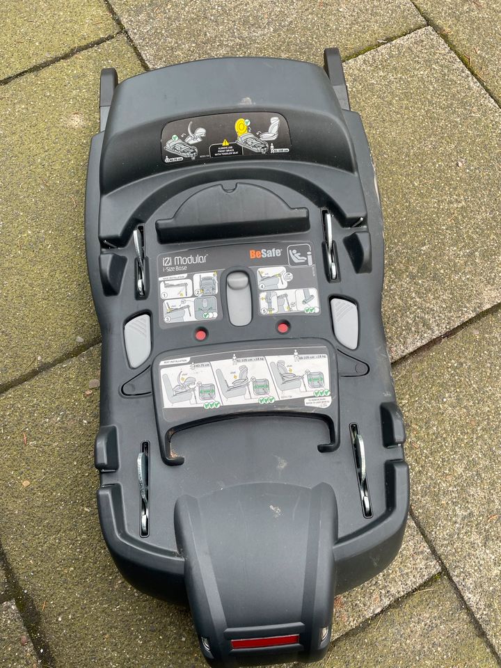 BeSafe IZI Babyschale und Basis Isofix in Düsseldorf