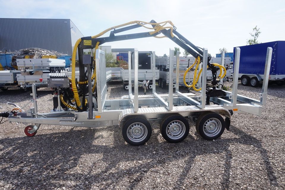 PKW-Holztransportanhänger Rückewagen 3500kg mit Ladekran in Fischach