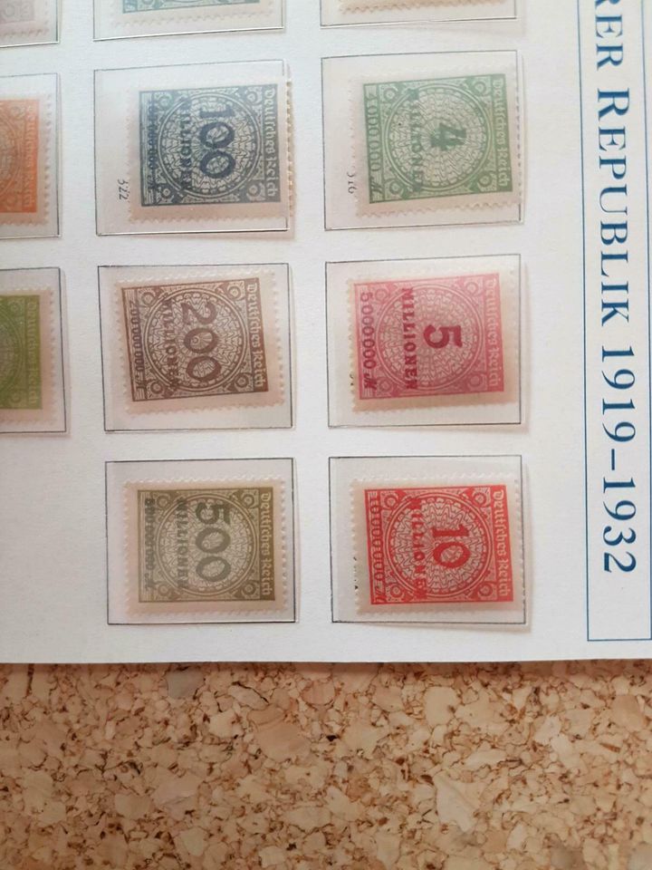Weimarer Republik 18 Briefmarken ungestempelt in Fünfstetten