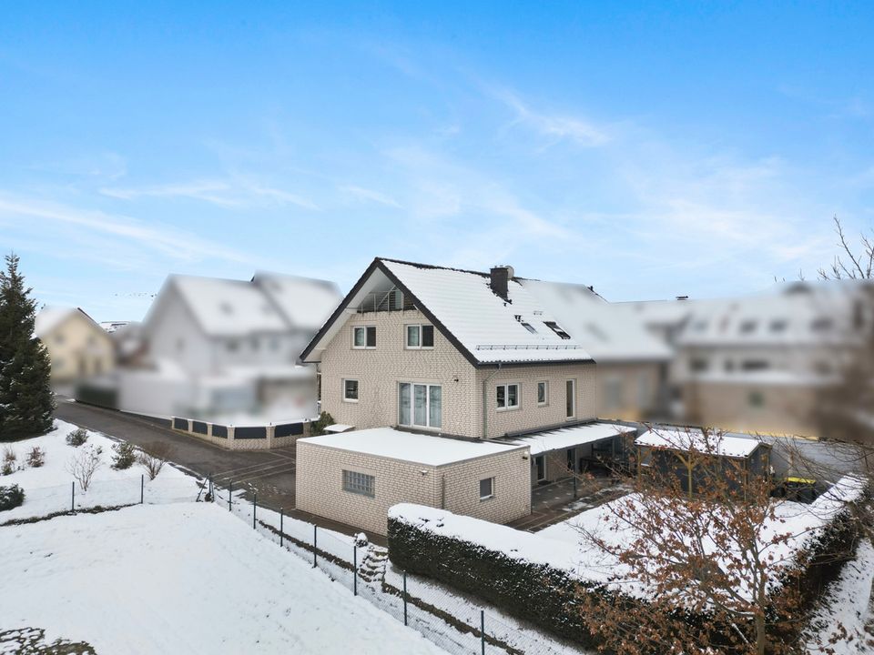 Traumhafte Doppelhaushälfte mit Einliegerwohnung in Blomberg