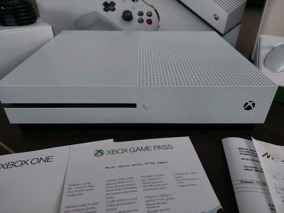 Xbox One S 500 GB weiss OVP Wireless Controller und 3 Spiele in Kerken