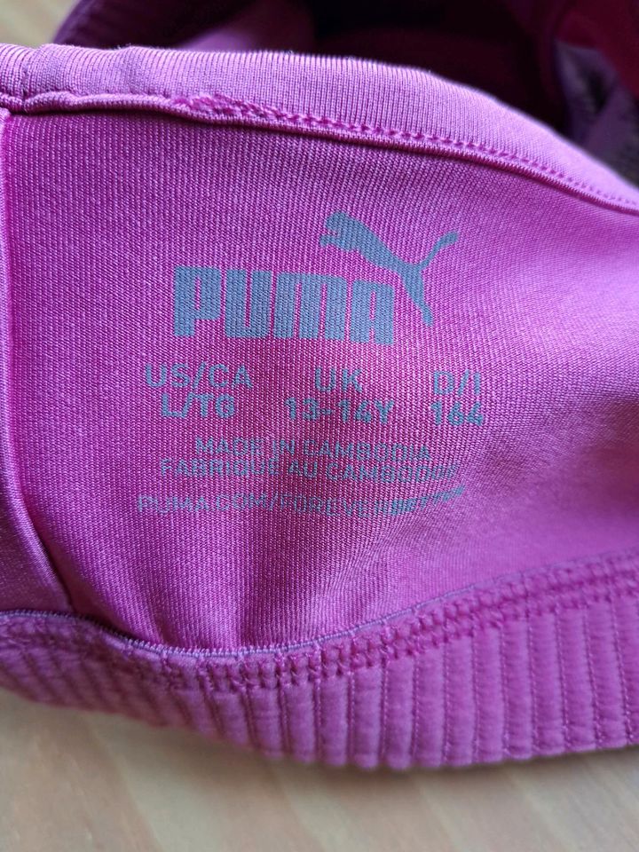 Puma Sportbustier NEU in Glashütten