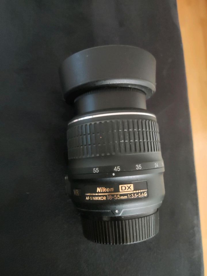 Nikon Spiegelreflexkamera mit 2 Objektiven in Coburg