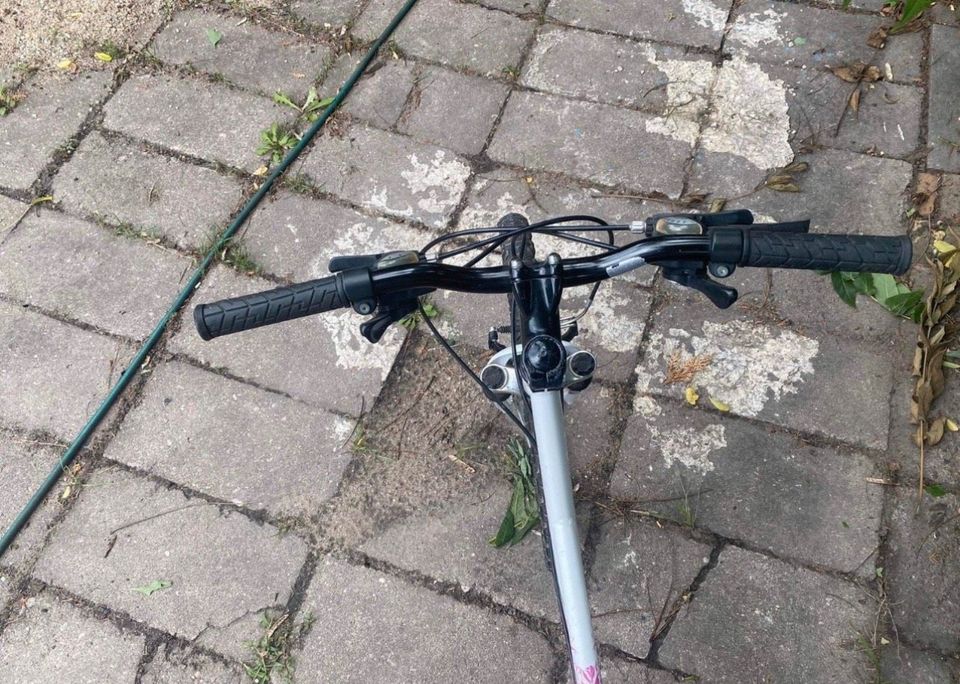 Mädchen Fahrrad GB1 guter zustand in Bitterfeld