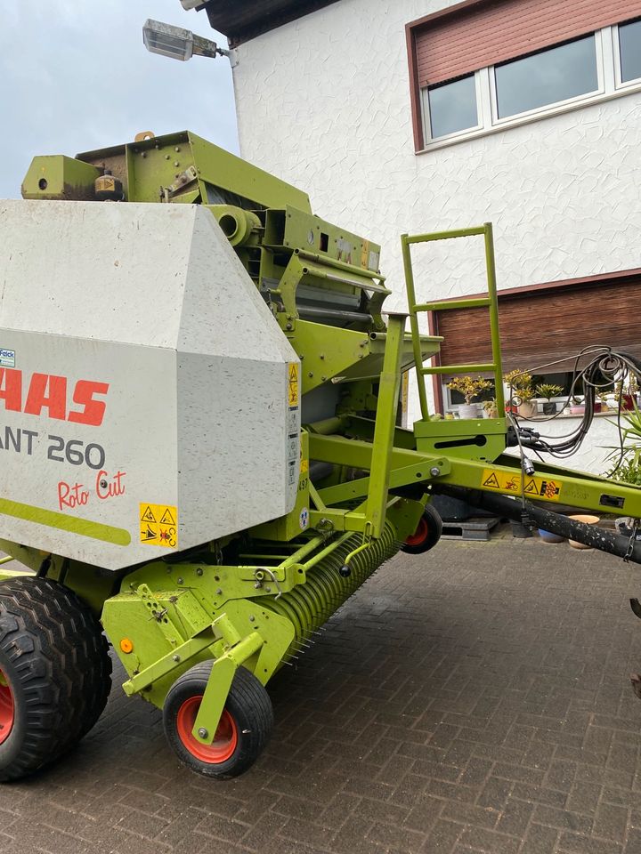 Claas Variant 260 Roto cut Rundballenpresse in Münster