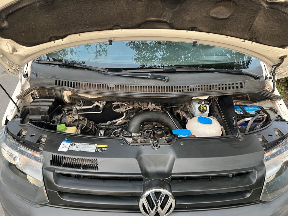 VW T5 Camper Van in Lübeck