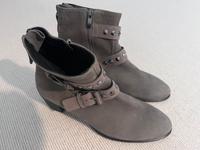 Ecco Leder Stiefeletten Boots mit Schnallen 40 NEU Berlin - Steglitz Vorschau