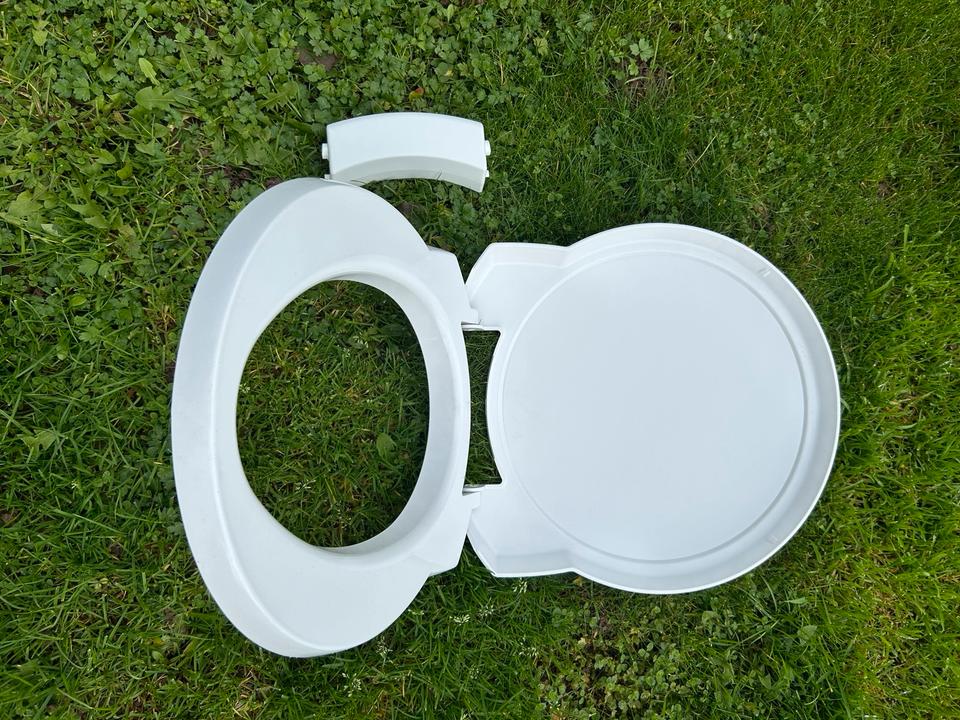 Neuer, unbenutzter Thetford Wohnmobil Toilettendeckel  -  WC C250 in Groß-Zimmern
