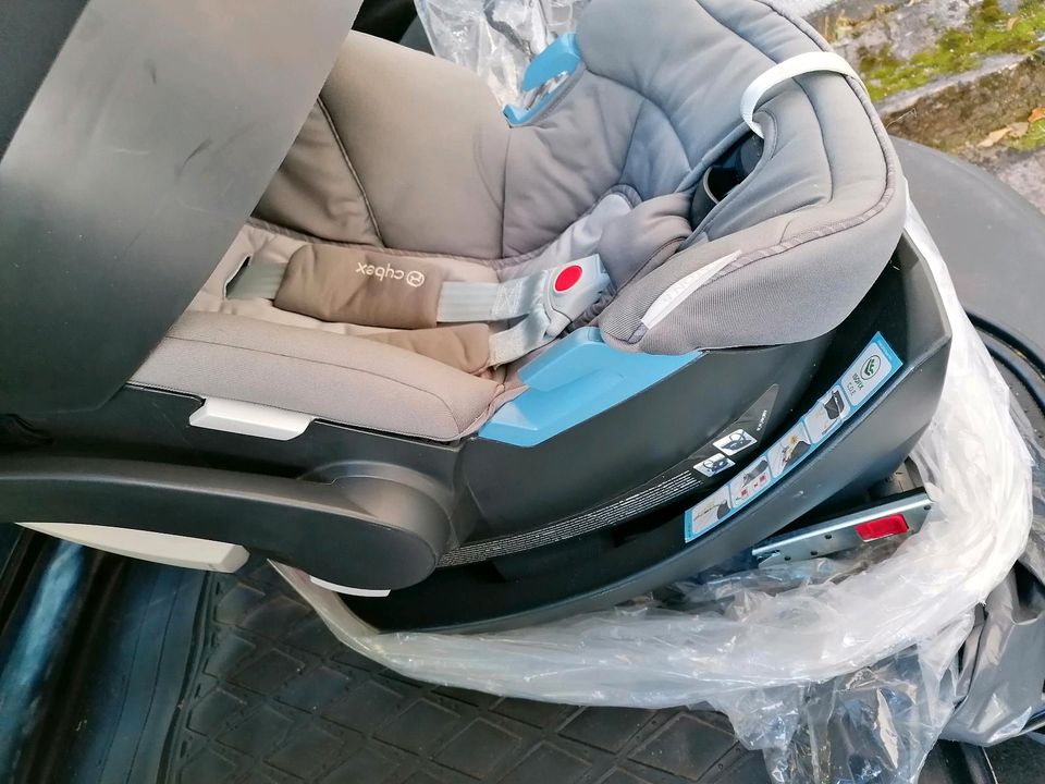 Cybex Aton 5 Babyschale in Manhatten Grey inkl. Isofix Station in Dillingen (Saar)