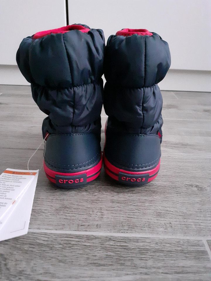 Crocs Winter Puff Boot Kids Schneestiefel Gr. 25-26 in Neuenstein