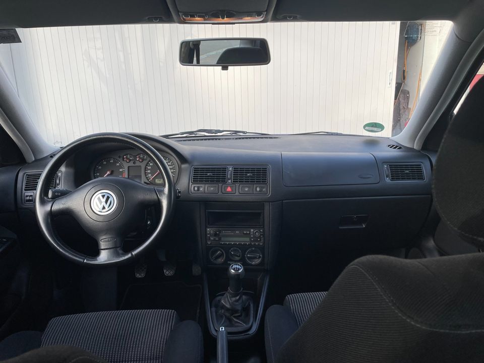 Volkswagen Golf 4 1.6, 3-türer in Aichach