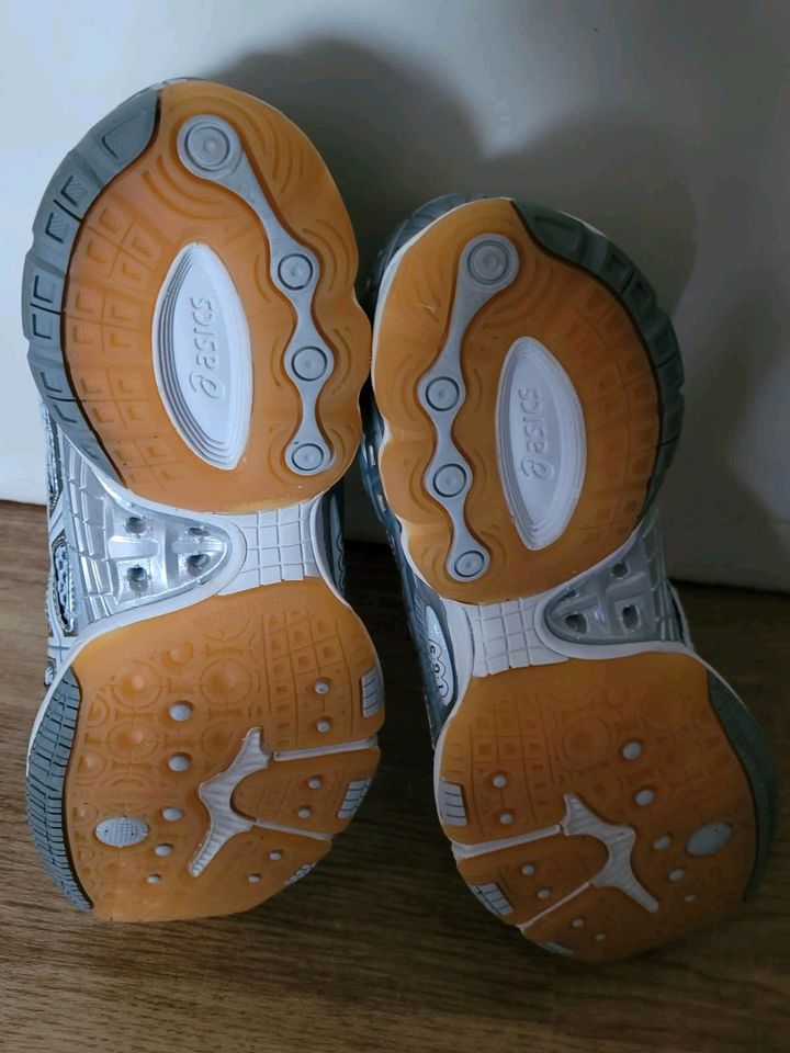 Asics Volleyball Schuhe Damen Größe 40 in Heilbronn