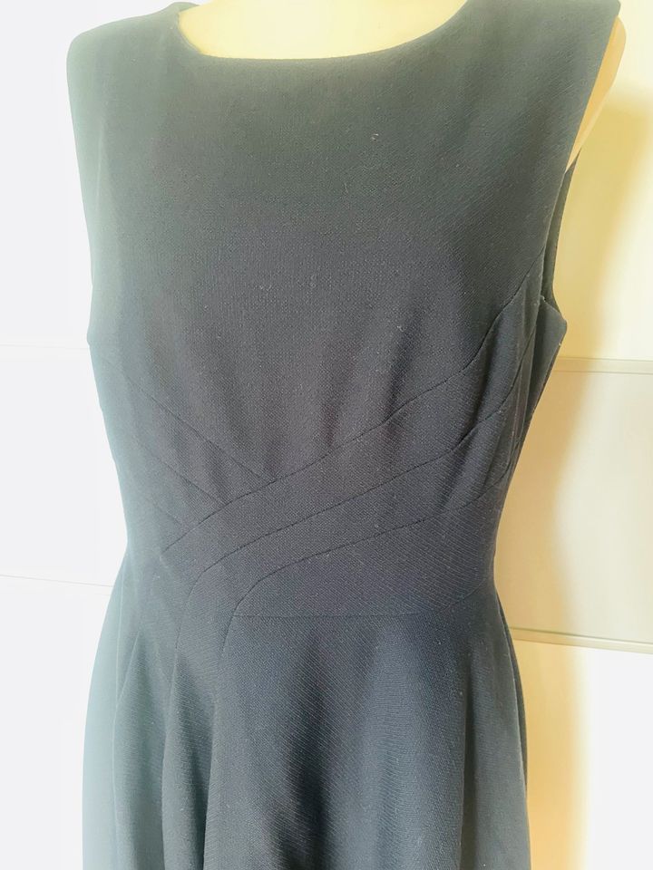 Kleid elegant Orsay dunkelblau Größe in Düren