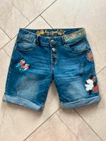 Neuwertig! Desigual Jeans denim Shorts Bayern - Geisenfeld Vorschau