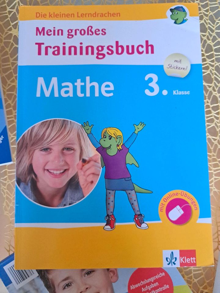 Mathe und Deutsch Grammatik und Übungsbücher in Tangstedt 