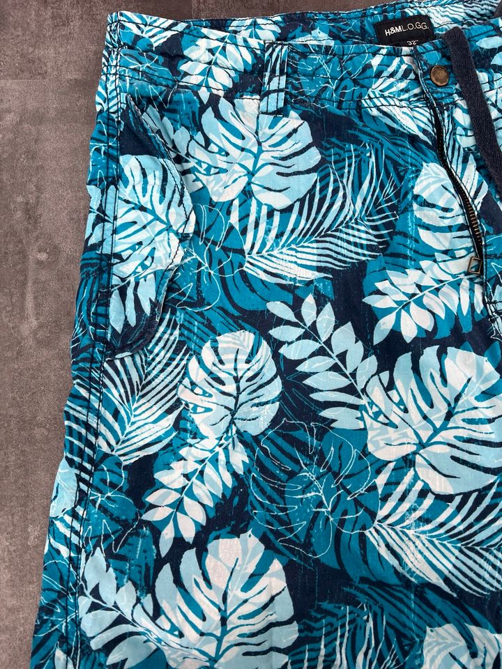 H & M Hose kurz 3/4 Herren Gr 32 Hawaii Sommer wie neu in Künzing