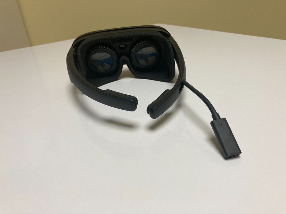 VIVE Flow VR Brille in schwarz in Neuss