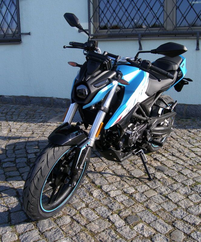 VOGE 125R NEUFAHRZEUG ! für Inhaber A1 / B196 Führerschein in Panschwitz-Kuckau