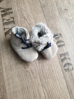 Krabbelschuhe NEU ca 6 monate Bayern - Schwarzach am Main Vorschau