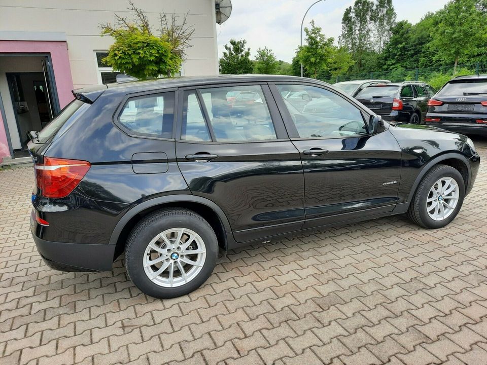 BMW Baureihe X3 xDrive20i in Siegenburg