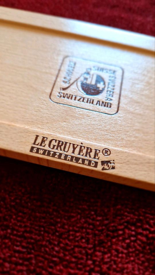 Le Gruyère Switzerland Original Käsebrett Vesperbrett selten Holz in Leipzig