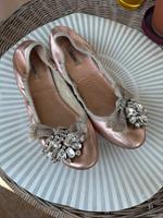 Ballerinas von Miu Miu. Glänzendes Leder mit Strassverzierung. Schwerin - Großer Dreesch Vorschau