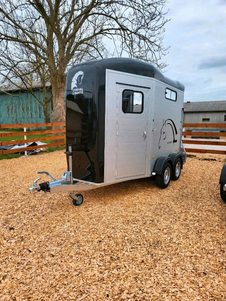 Pferdeanhänger Cheval Liberte Touring Jumping "NEUES MODELL" in Meldorf