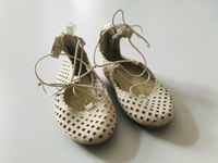 ⭕ süße Sommerschuhe | Sandalen | BABY GAP | Größe 23 (UK6) Mecklenburg-Vorpommern - Burow Vorschau