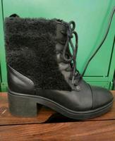 ZIGN Boots *neu* *Echtleder* Stiefel Fell Winter weihnachten Brandenburg - Mahlow Vorschau