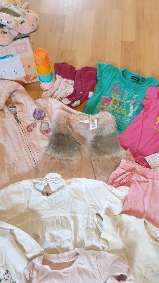 Mädchen Kleiderpaket 86 in Großbeeren