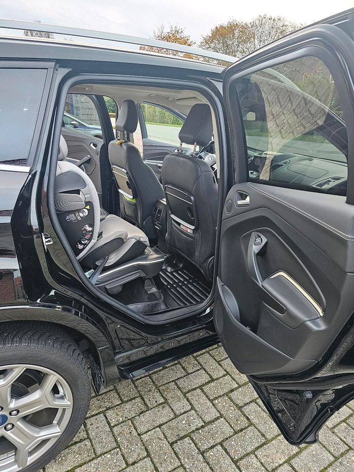 Ford Kuga Vignale 4x4 2.0 TDCi in Wittmund