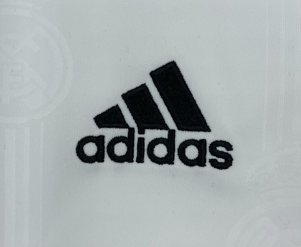 Real Madrid Trikot Größe M Adidas Fußball ✅ NEU Händler 65€* in Nürnberg (Mittelfr)