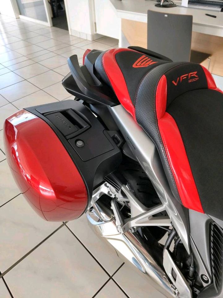 Honda VFR 1200F DCT Sport Tourer in Bergisch Gladbach