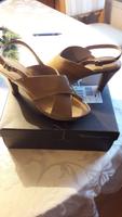 Sandaletten gr 39 beige tamaris neu Hessen - Schwalmstadt Vorschau