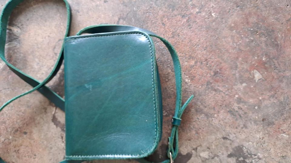 Kleine Echtleder Tasche in Heidelberg