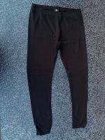 Kurzer Rock Gr. XS + Leggins Gr. M H&M schwarz Niedersachsen - Seevetal Vorschau