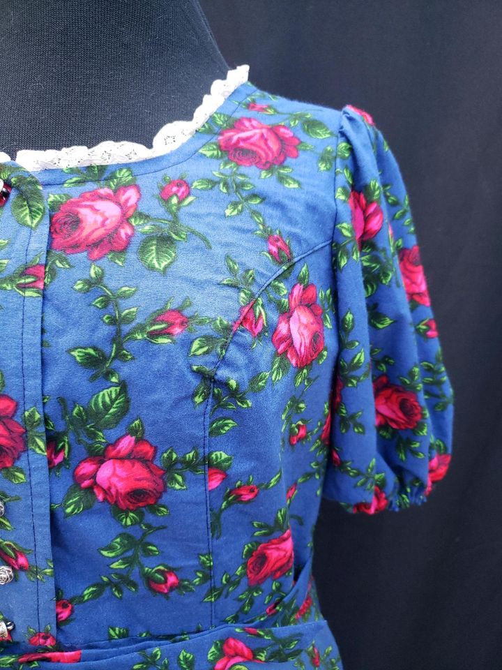 Vintage Kleid blau mit Rosennuster Wollstoff Dirndl in München